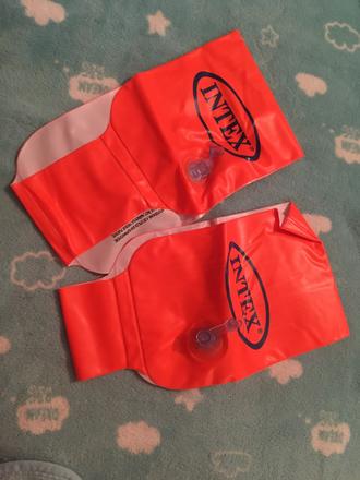 Nafukovacie rukavniky intex,