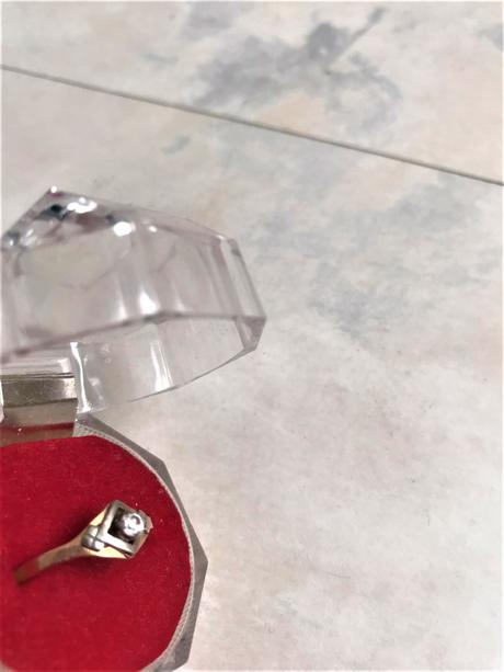 Starožitný zlatý prsteň,