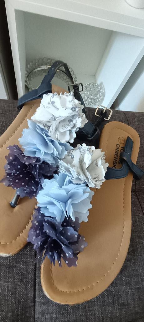 Nádherne sandálky s kvetinkami, young dimension,31
