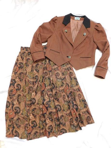 Luxusny vlneny kroj, 40