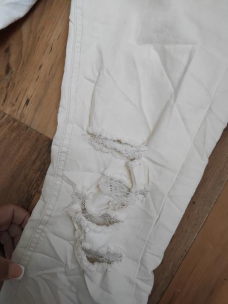 Roztrhané nohavice, 38