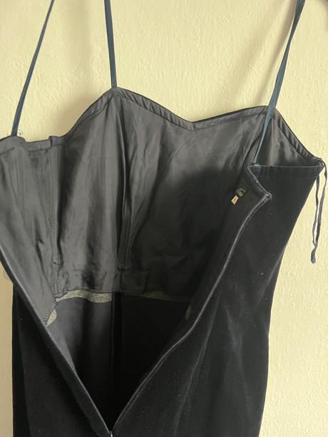 Vintage zamatove saty tmavomodra uzasne priliehave, s