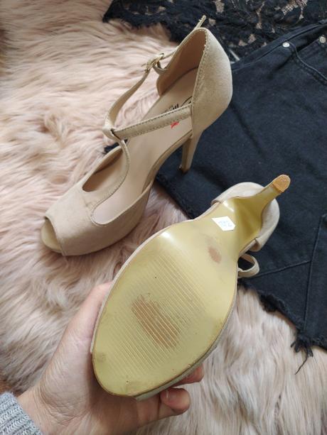 Béžové sandále na opätku, 39