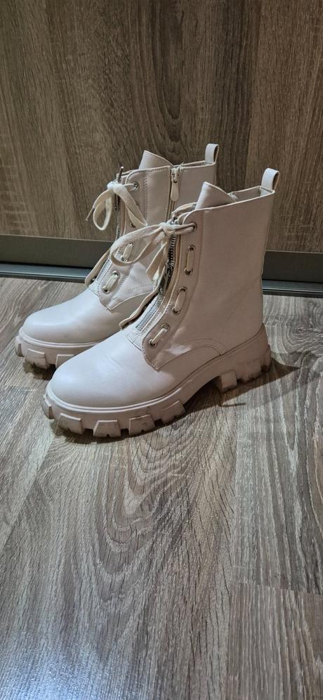 Zimne workery, stradivarius,39