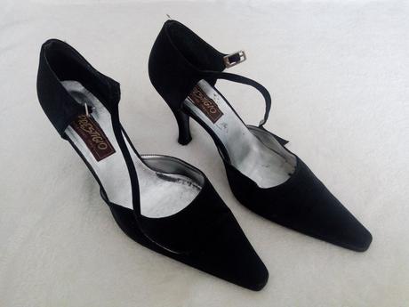 Čierne lodičky, 39