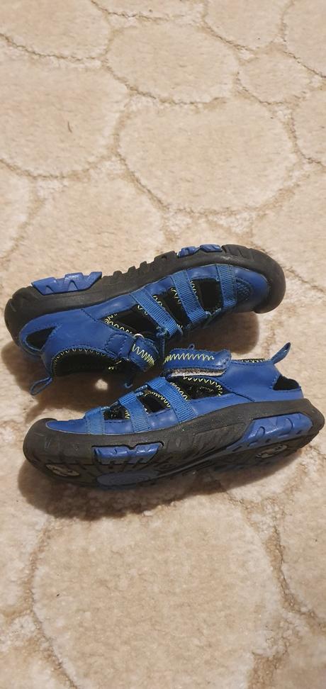 Športové sandále, 27