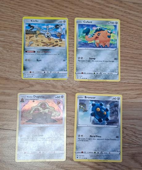 Pokemon karty 132ks, 