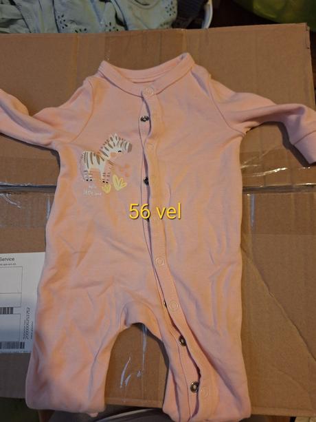 Pyžamá cena za balik, 56