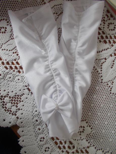 Rukavičky na prve svate prijimanie., 