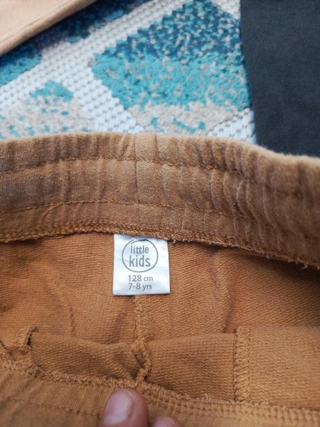 Mikina + kraťasy + tričko, 122–134