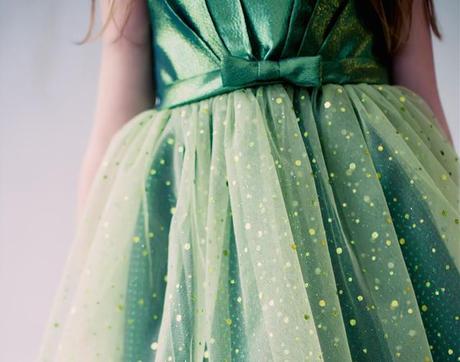 Trblietavé šaty bodka - zelené alebo fialové, 110 - 152