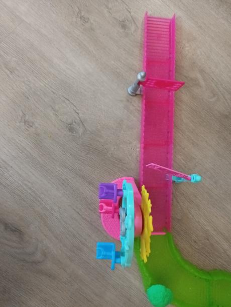 Barbie dráha pre koníka a autíčko, 