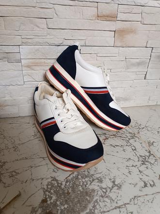 Tenisky na platforme, 38