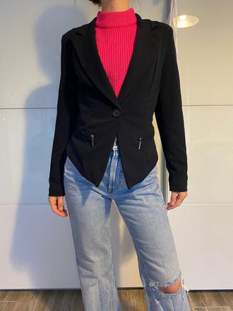 Sako tvarujúce pás, s