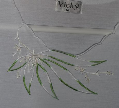 Tričko s výšivkou, 44