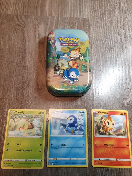 Pokémon tcg kovová krabička s motívom piplup,