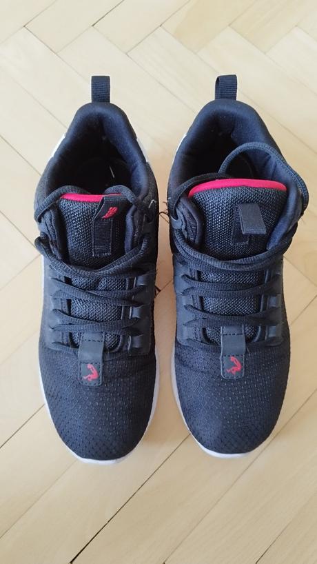 Basketbalové tenisky, 37