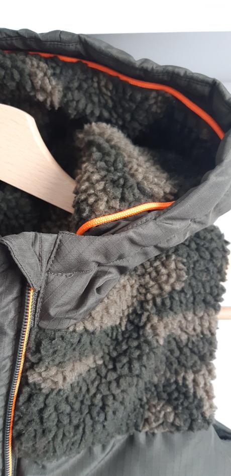 Zateplena maskacova vesta, f&f,98