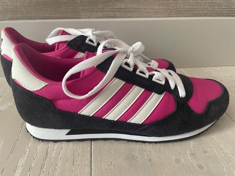 1x v interieri obuté adidas tenisky, adidas,38