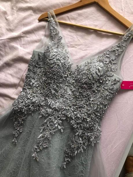 Krasne spoločenské šaty č.36, 36