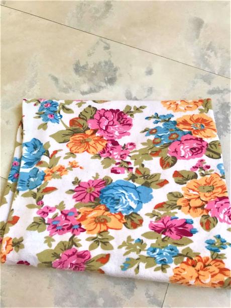 Kvetované tielko, m