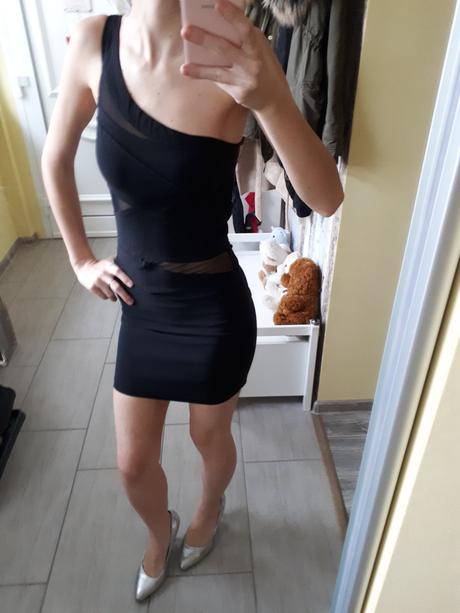 Krásne čierne mini šaty, tally weijl,xs