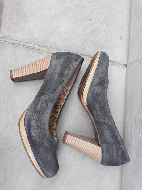 Tmavosede lodicky, 37