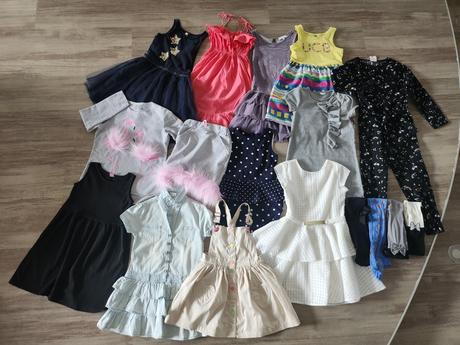 Balíček  dievčenských šiat a overal, pančušky17 ks, 122–134