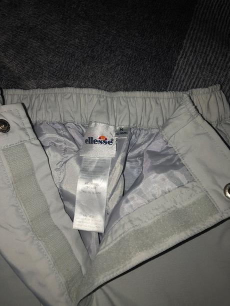 Nohavice zn. ellesse, 140