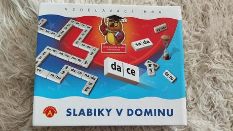 Slabiky v dominu,