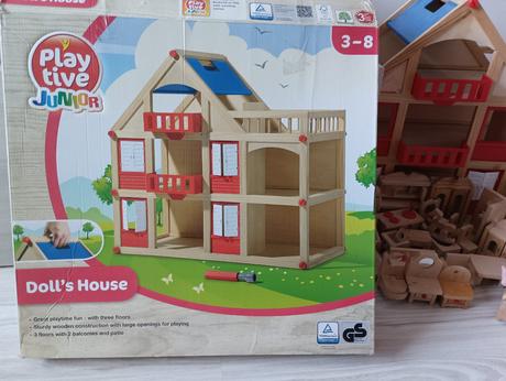 Drevený domček s príslušenstvom, 