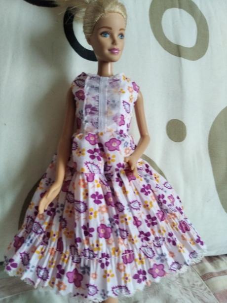 Šaty pre barbie babiku,