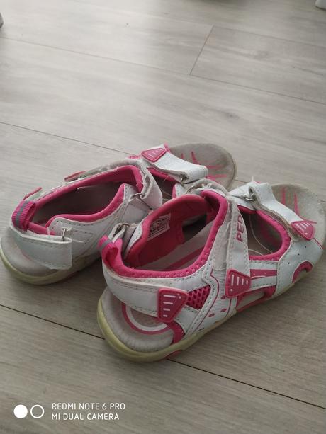 Sandále, peddy,32