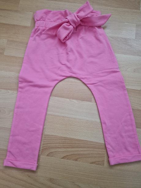 Dievčenské nohavice, 98