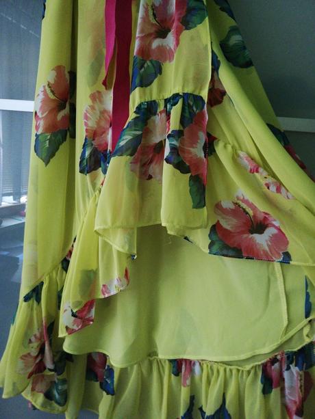 Ľahučké veľmi kvalitné šaty motivi /38/, m