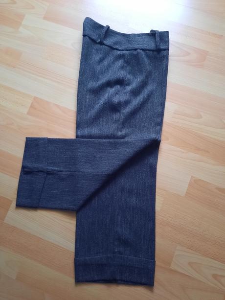 Dámske elegantné 3/4 nohavice, 38