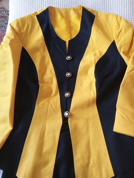 Elegantný kostým., 42