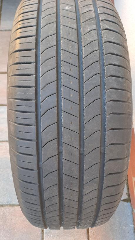 Letné pneu 215/60r17, 