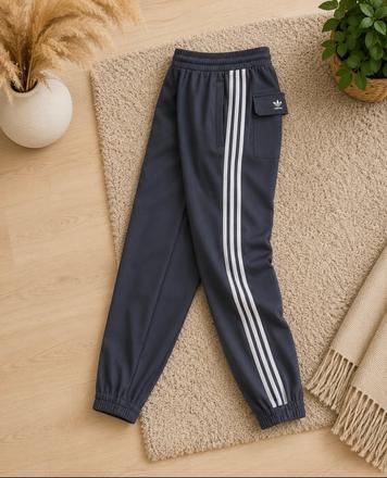 Adidas originals prekrasne damske teplaky, adidas,38 / 40 / l / m
