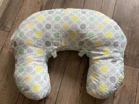 Vankúš na dojčenie,