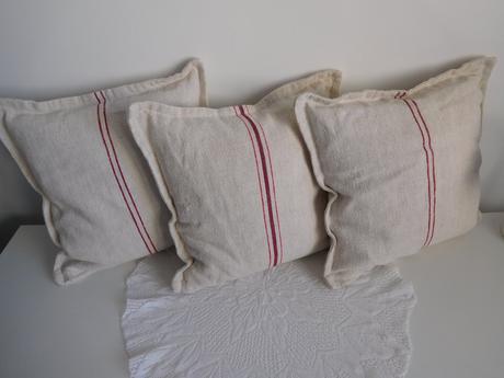 Vankúše menšie , vačšie, podlhovasté,, 