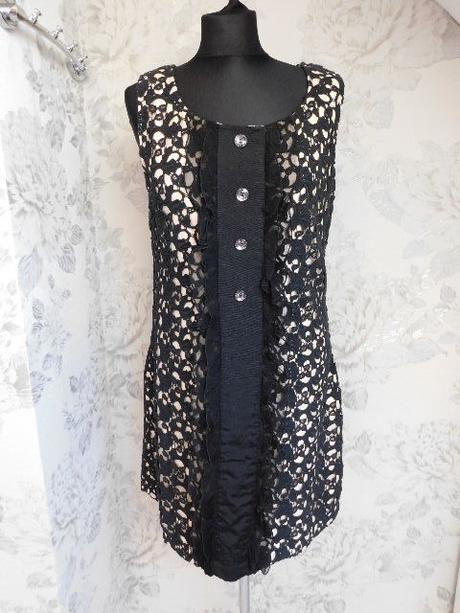 Velmi pekne šaty, 40