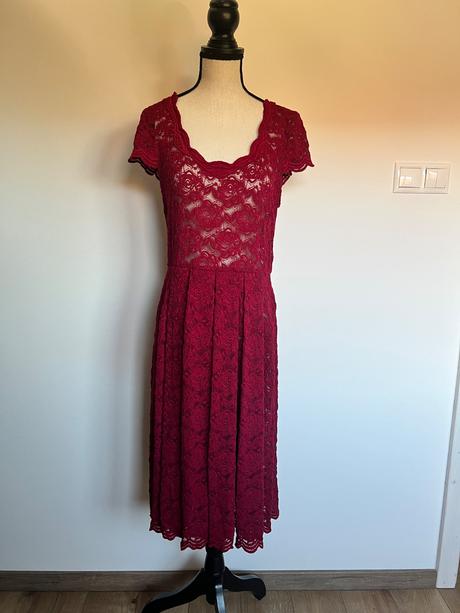 Čipkované šaty, l