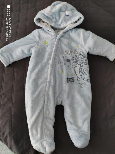 Krásny bledo modrý teplý overalik, disney,68