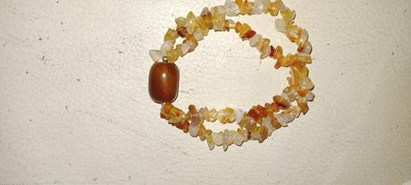 Naramok z polodrahokamov, 