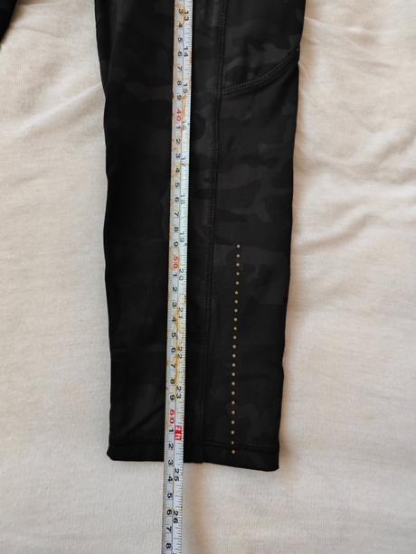 Trojstvrtove cierne maskacove leginy, xs