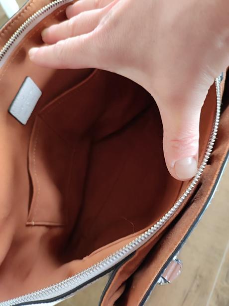 Dámska kožená kabelka, 