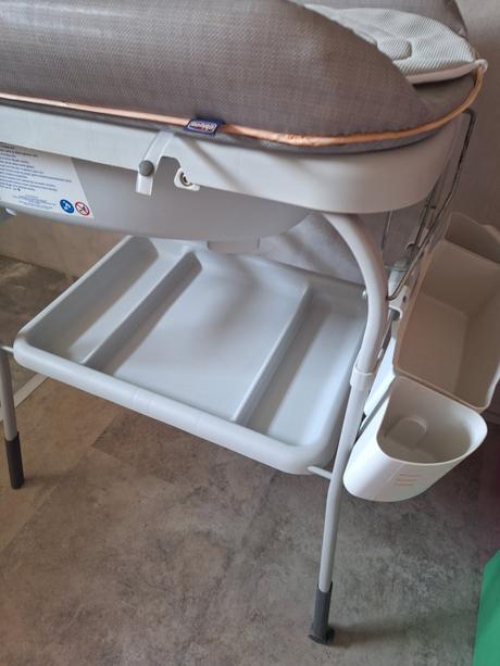Multifunkčná prebaľovacia stanica je chicco cuddle,