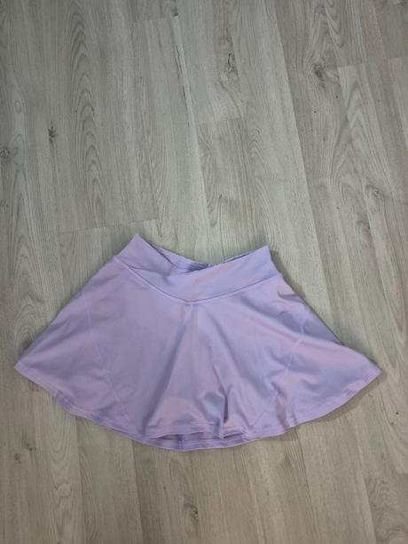 Krátké sukňonohavice, 140