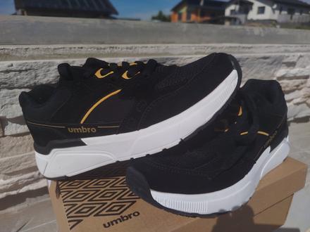 Botasky, umbro,37